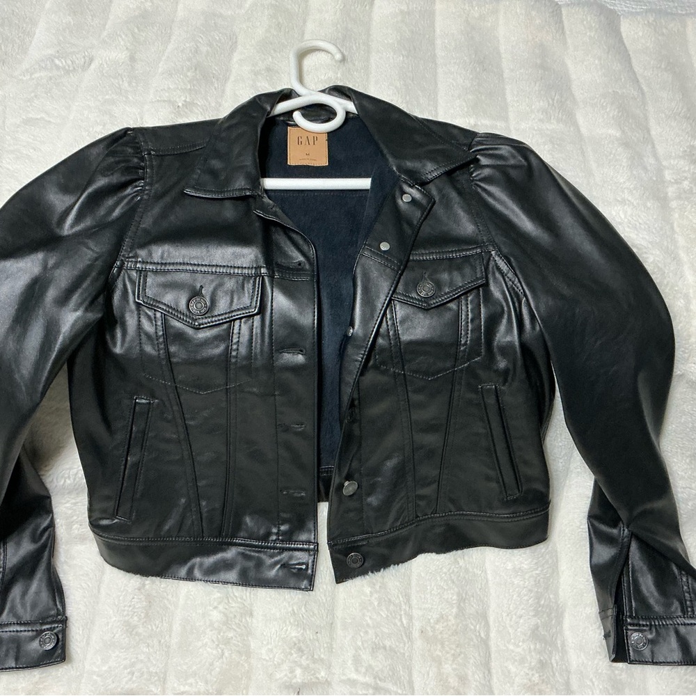 GAP Women's vegan leather jacket with puff shoulder